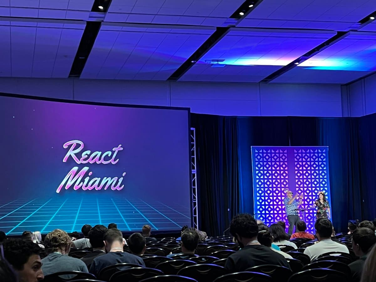 Thank you @ReactMiamiConf and @eMergeAmericas for awesome memories✨. I made new friends, met local tech engineers/entrepreneurs, twitter JS celebrities, learned a lot and am inspired ⚡️#MiamiTechWeek https://t.co/Tjpjotcu9R