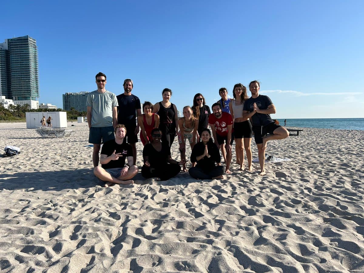 What a time waking up to a beautiful sunrise on the ocean! Thank you to everyone who turned out 🙏 @MichelleBakels @ReactMiamiConf #developerhealth #yoga https://t.co/l1seuP7s5x https://t.co/3b9m417zlq