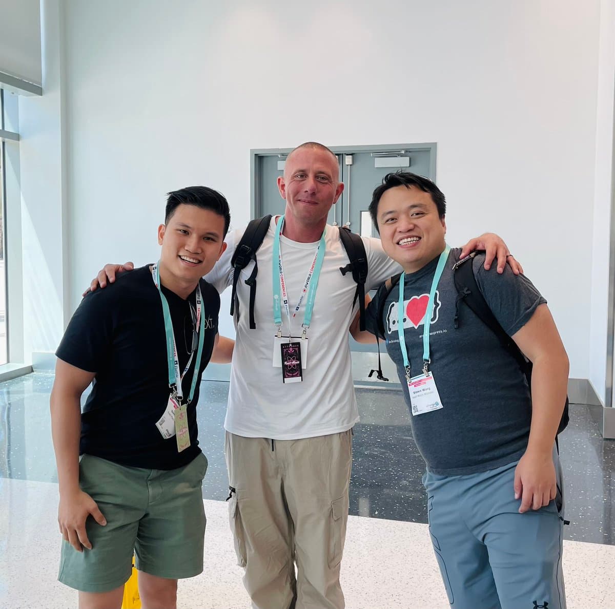 Finally met these two legends IRL at #ReactMiami 🤩 https://t.co/MhPhs815xH